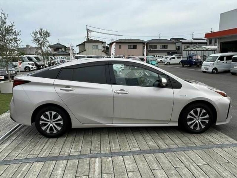 PRIUS-10