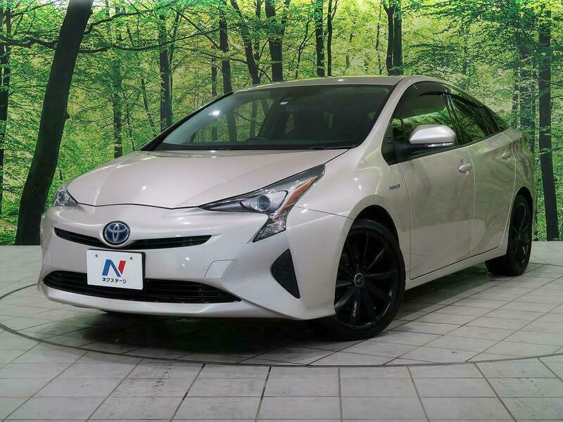 Used 2017 TOYOTA PRIUS ZVW55 | SBI Motor Japan