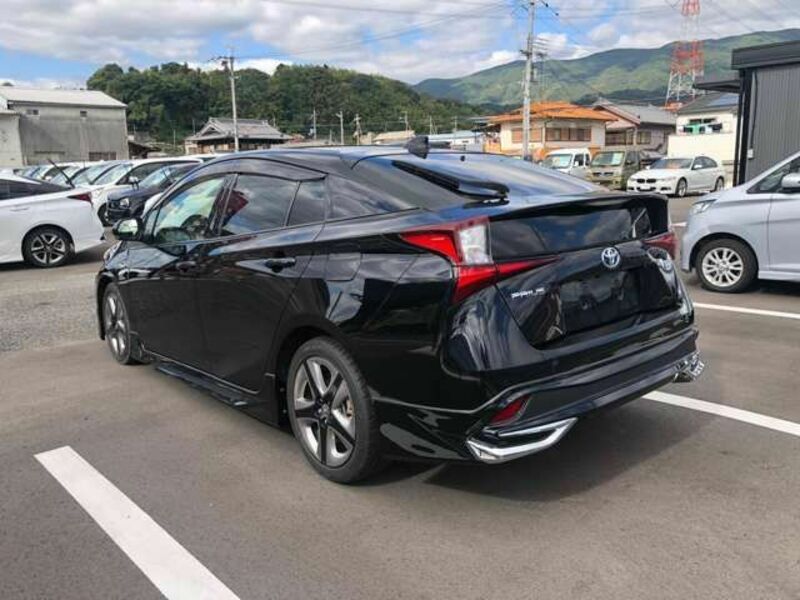 PRIUS-4