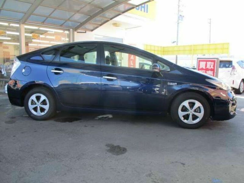 PRIUS PHV-8