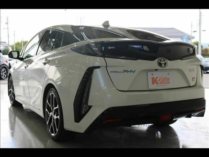 PRIUS PHV-6