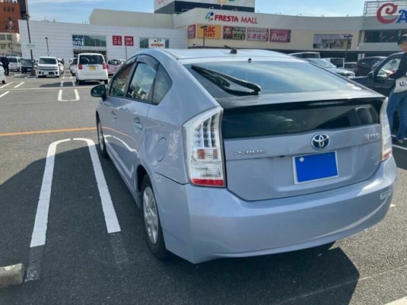 PRIUS-4