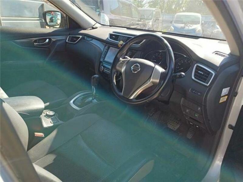 X-TRAIL-9