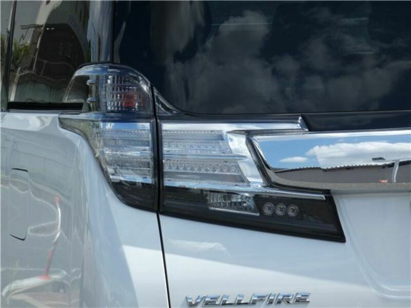 VELLFIRE-12