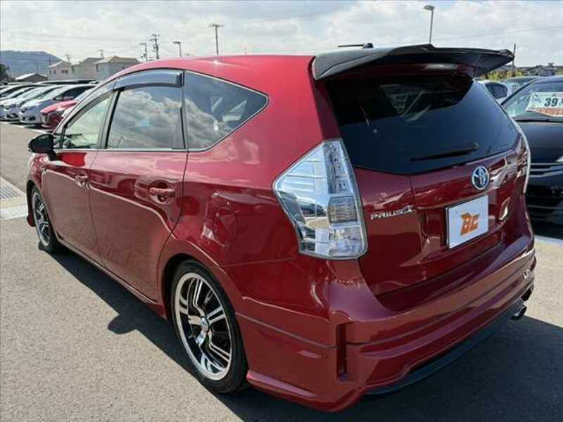 PRIUS ALPHA-12