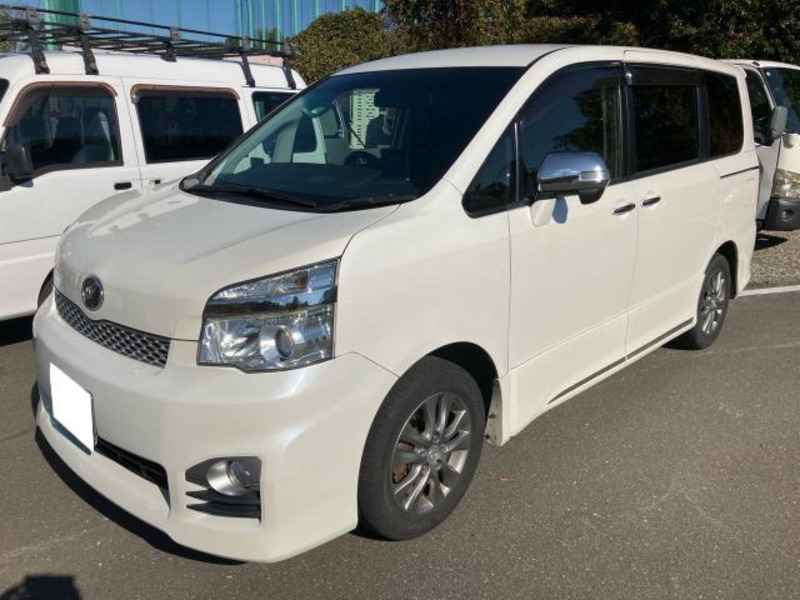 TOYOTA　VOXY