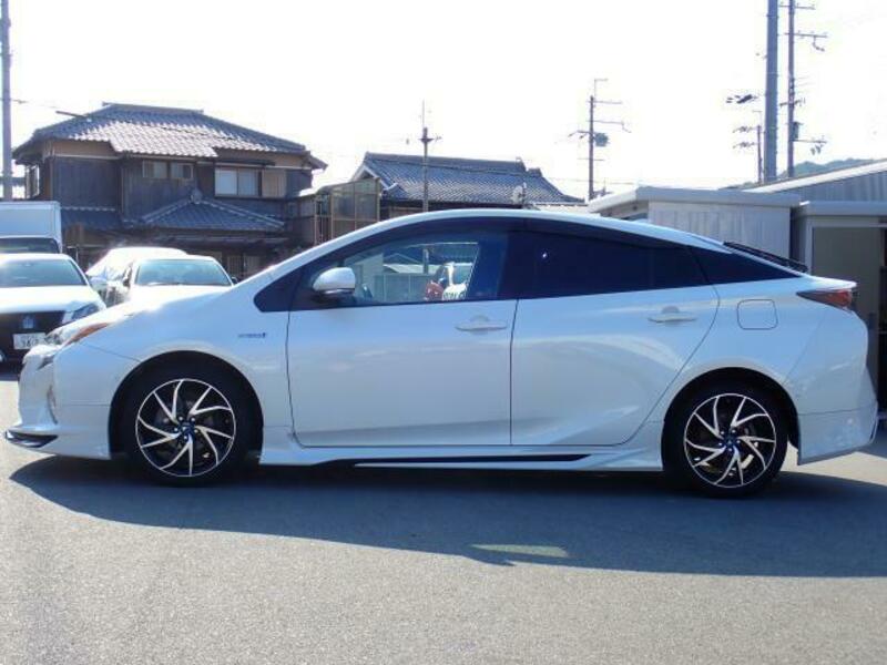 PRIUS-10