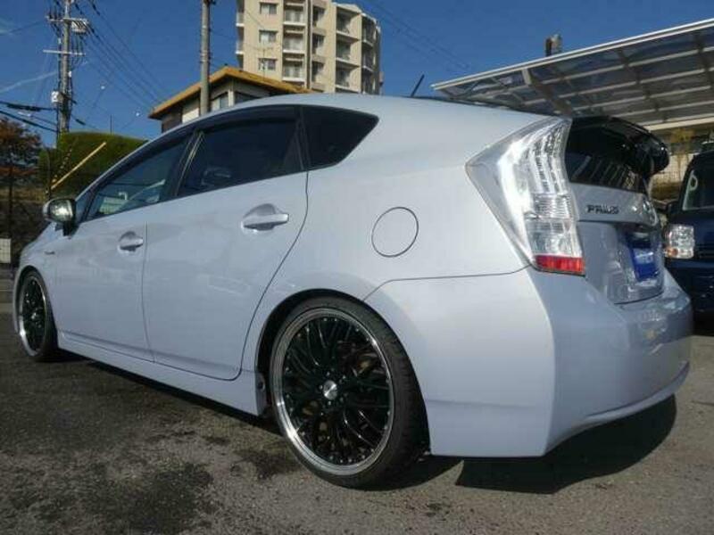 PRIUS-3