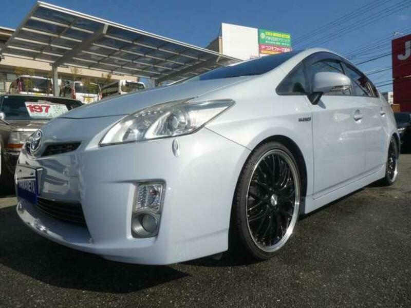 PRIUS-12