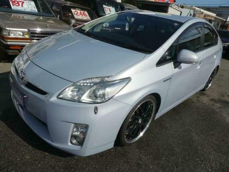 PRIUS-13