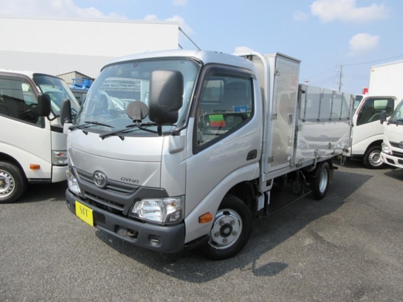 TOYOTA　DYNA