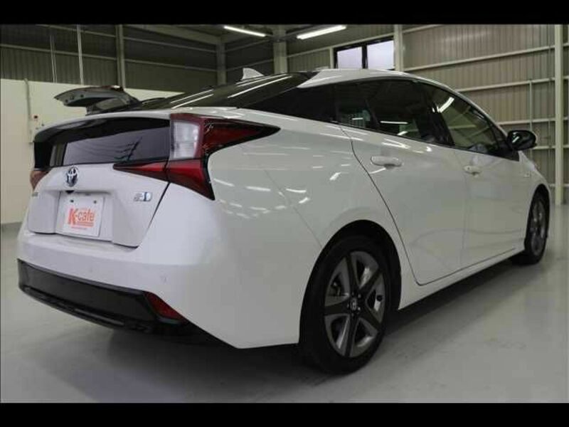 PRIUS-4