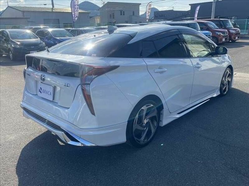 PRIUS-12