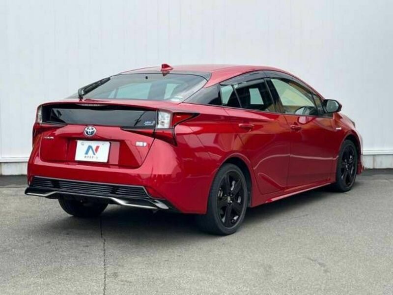 PRIUS-17