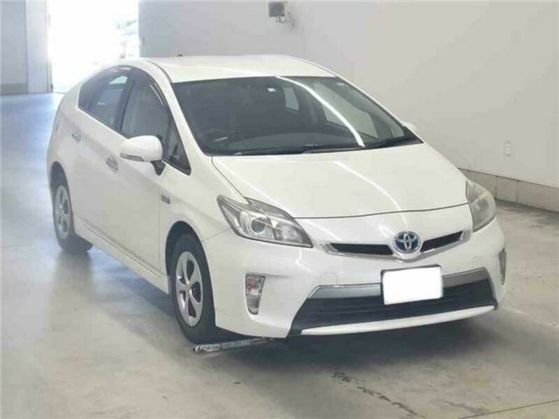 TOYOTA　PRIUS PHV