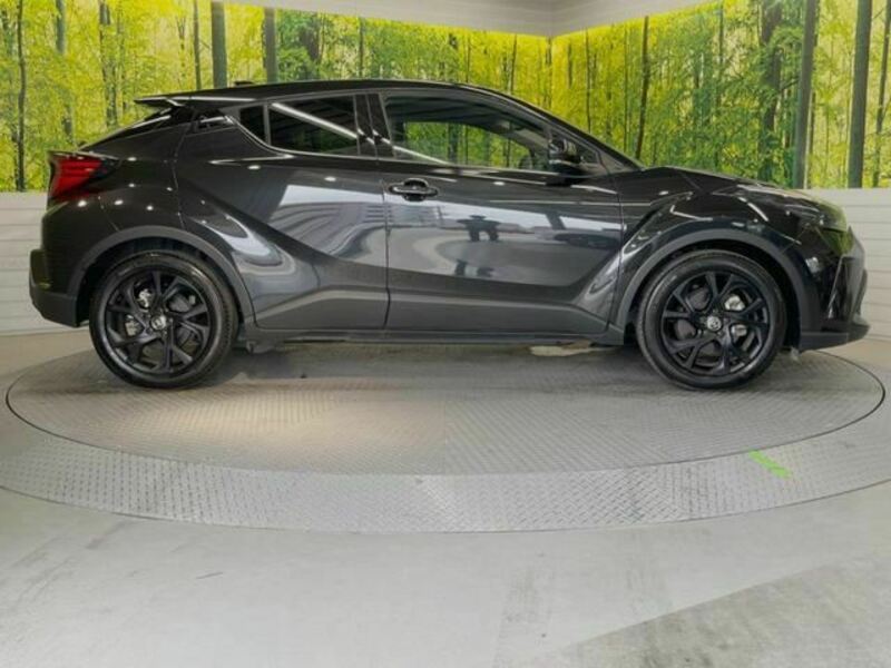 C-HR-8