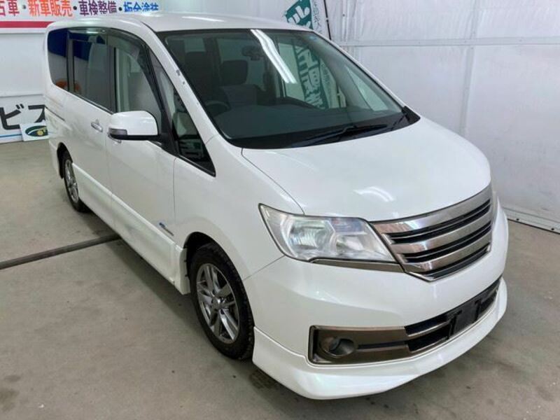 NISSAN　SERENA