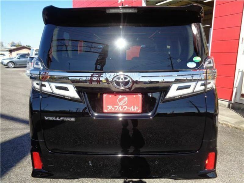 VELLFIRE-11