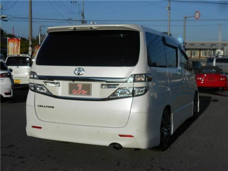 VELLFIRE-41