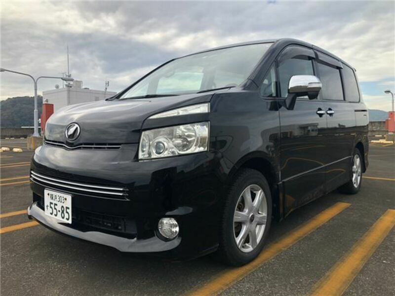 TOYOTA　VOXY