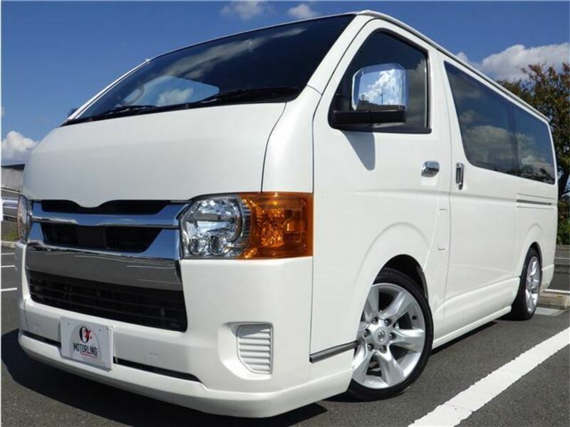 TOYOTA　HIACE