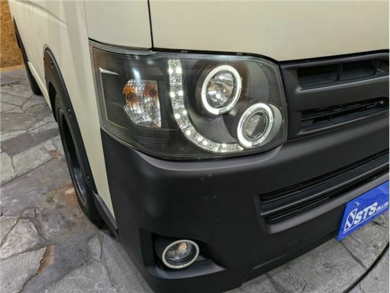 HIACE VAN-11