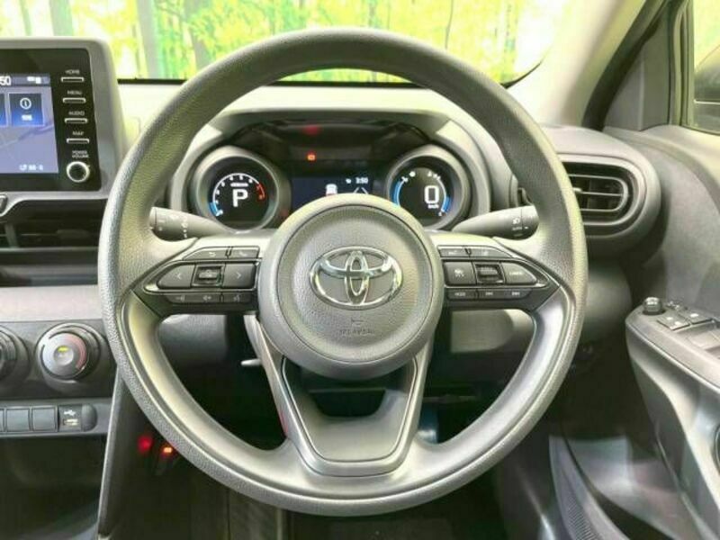 YARIS CROSS-7