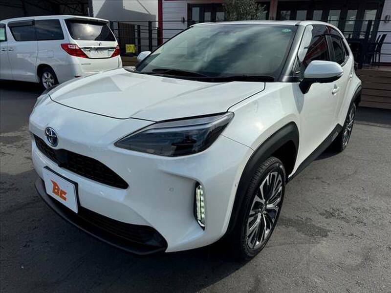 YARIS CROSS-9