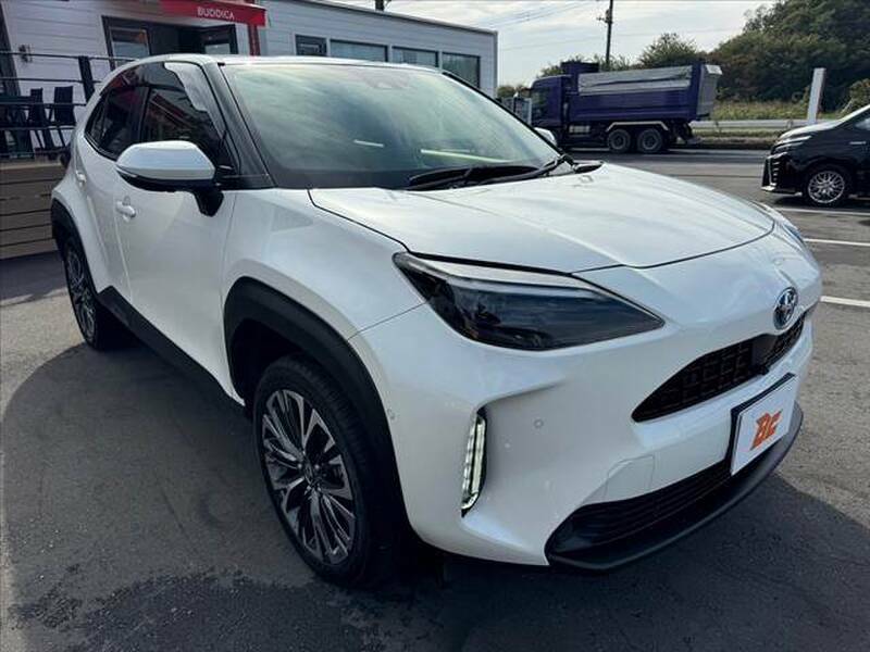 YARIS CROSS-7