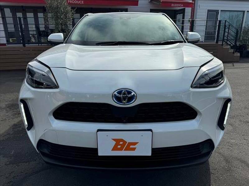 YARIS CROSS-8