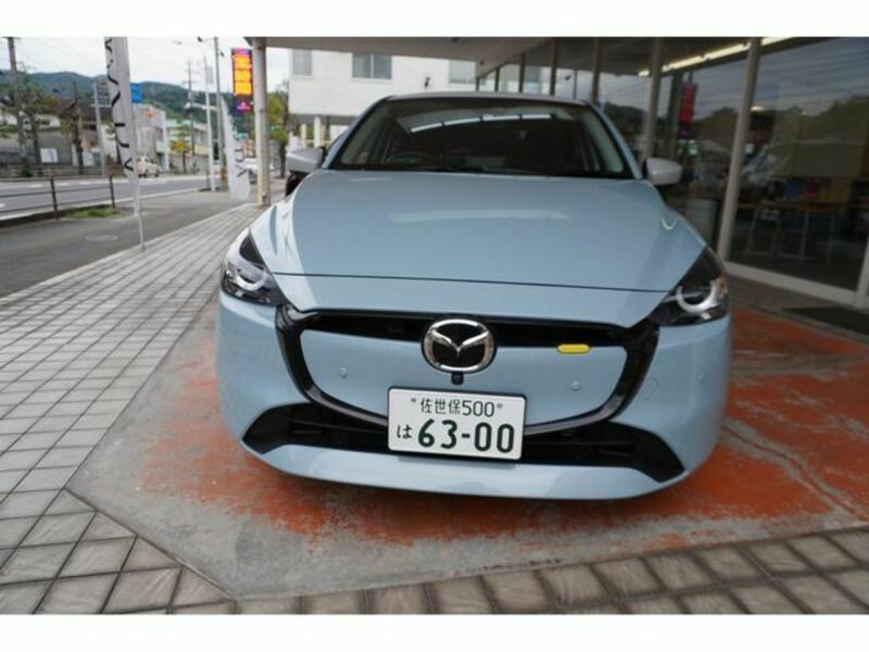 MAZDA2-1