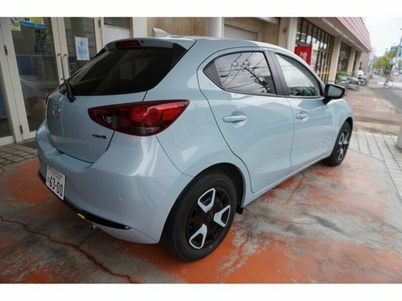 MAZDA2-4