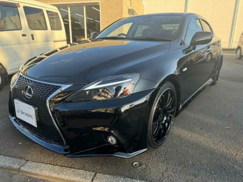 LEXUS　IS