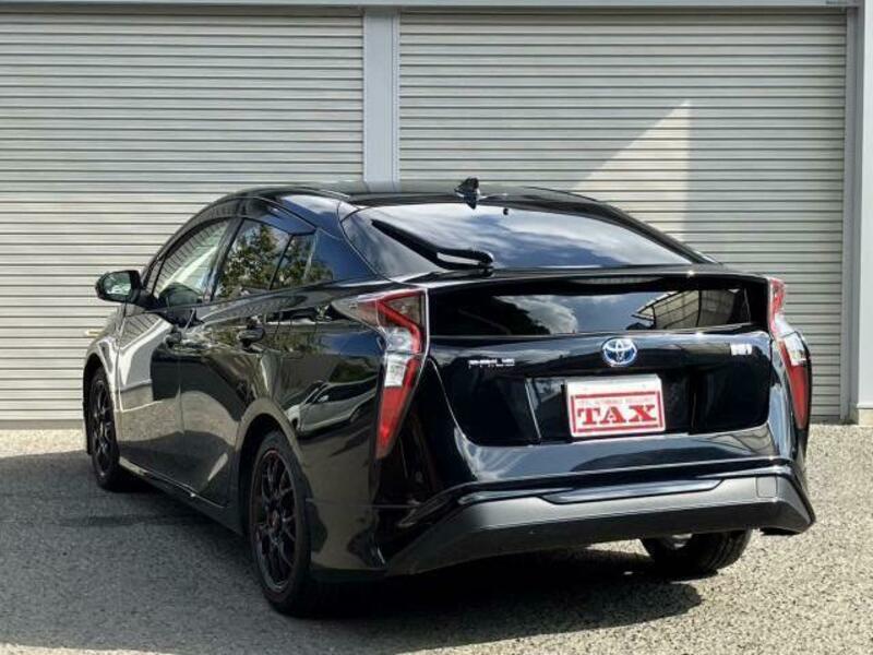 PRIUS-8