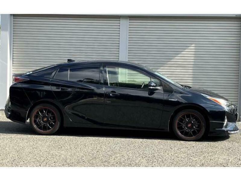 PRIUS-11