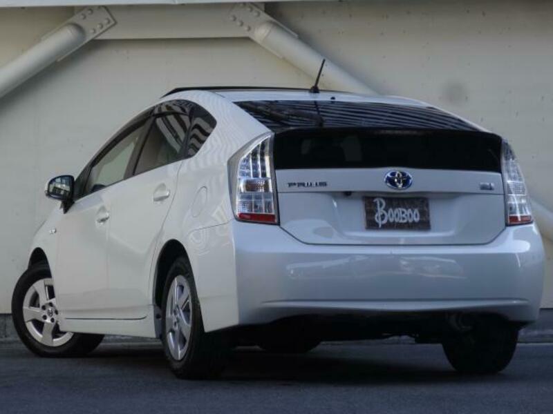 PRIUS-4