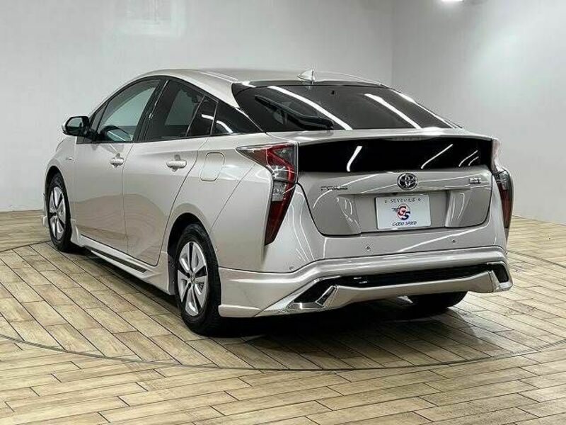 PRIUS-16