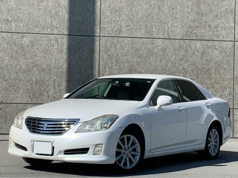 TOYOTA　CROWN