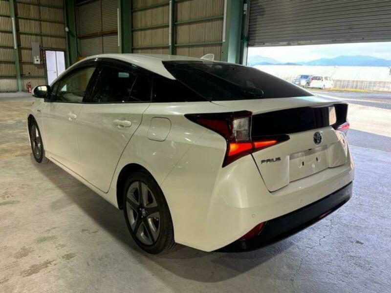 PRIUS-3