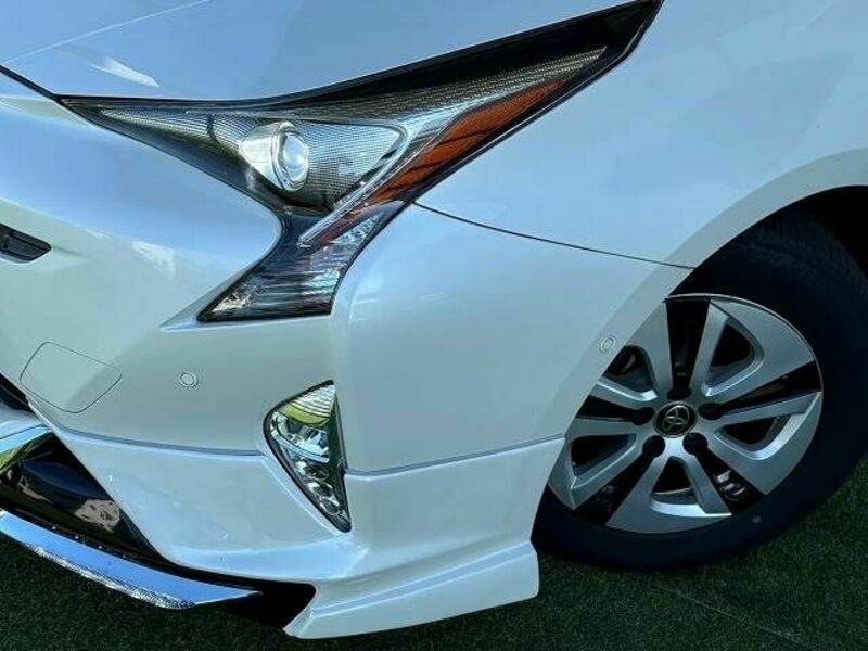 PRIUS-11