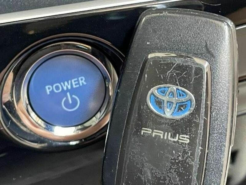 PRIUS-8