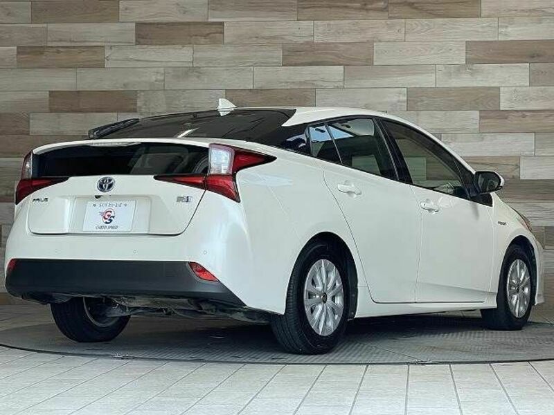 PRIUS-16