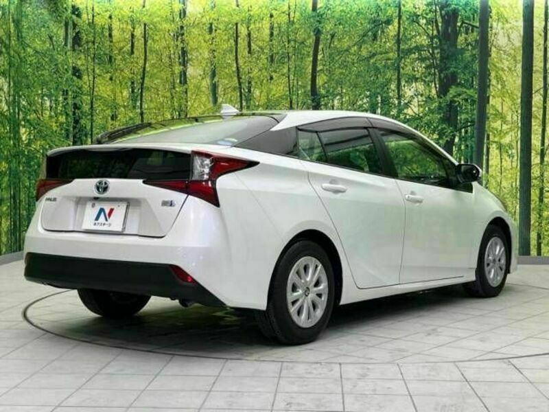 PRIUS-17