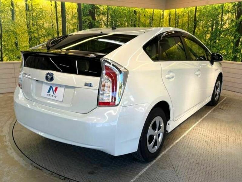 PRIUS-17