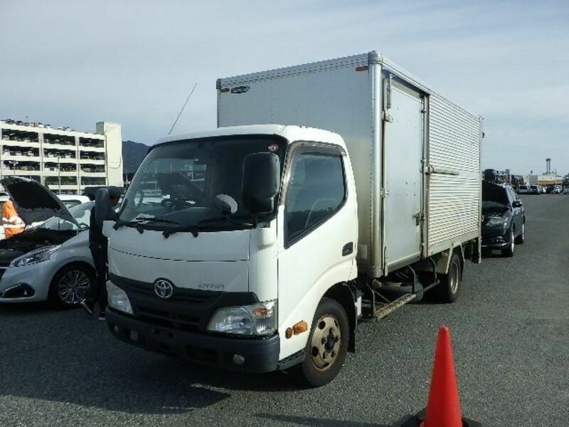 TOYOTA　DYNA