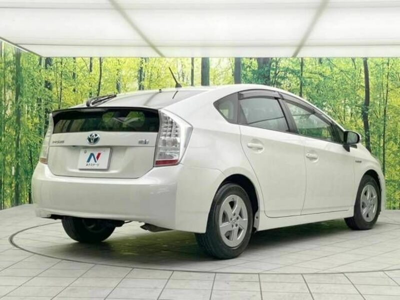 PRIUS-17