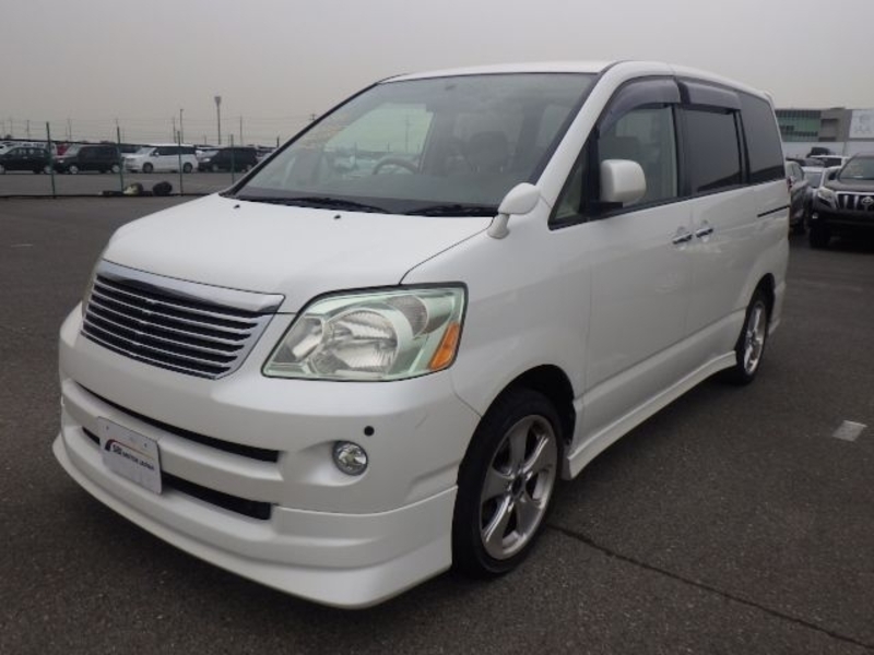 TOYOTA　NOAH