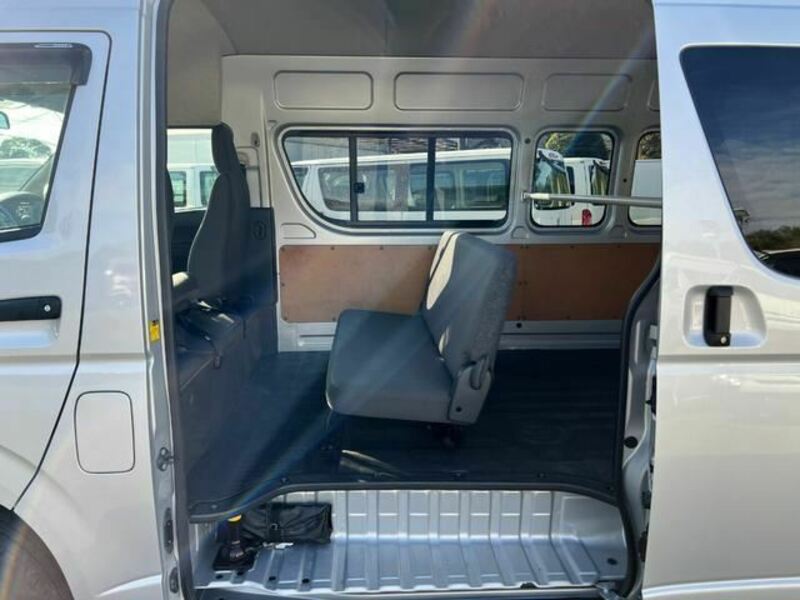 HIACE VAN-23