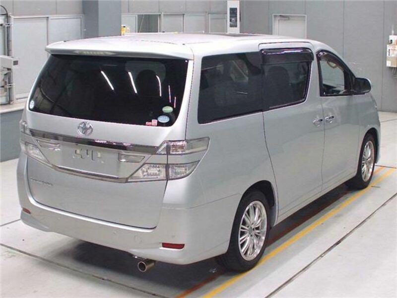 VELLFIRE-1