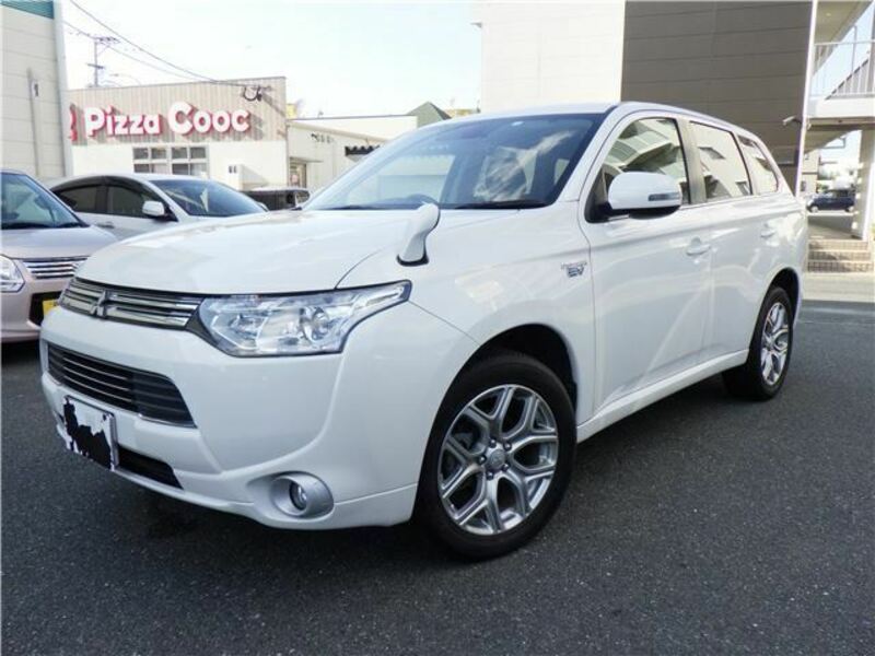 MITSUBISHI　OUTLANDER PHEV